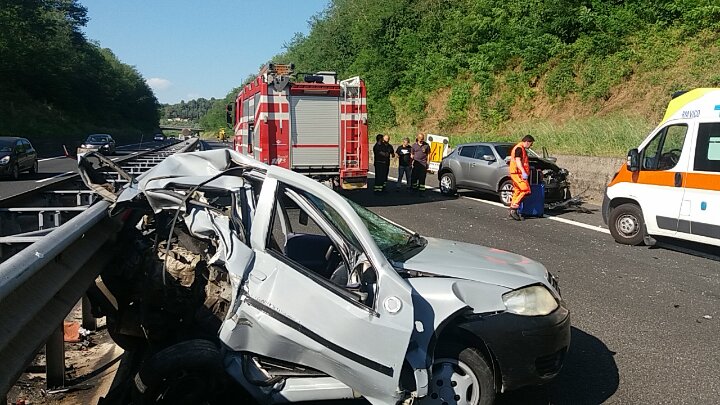 Tragico scontro sull’A24 tra Castel Madama e Vicovaro, niente da fare per un’automobilista