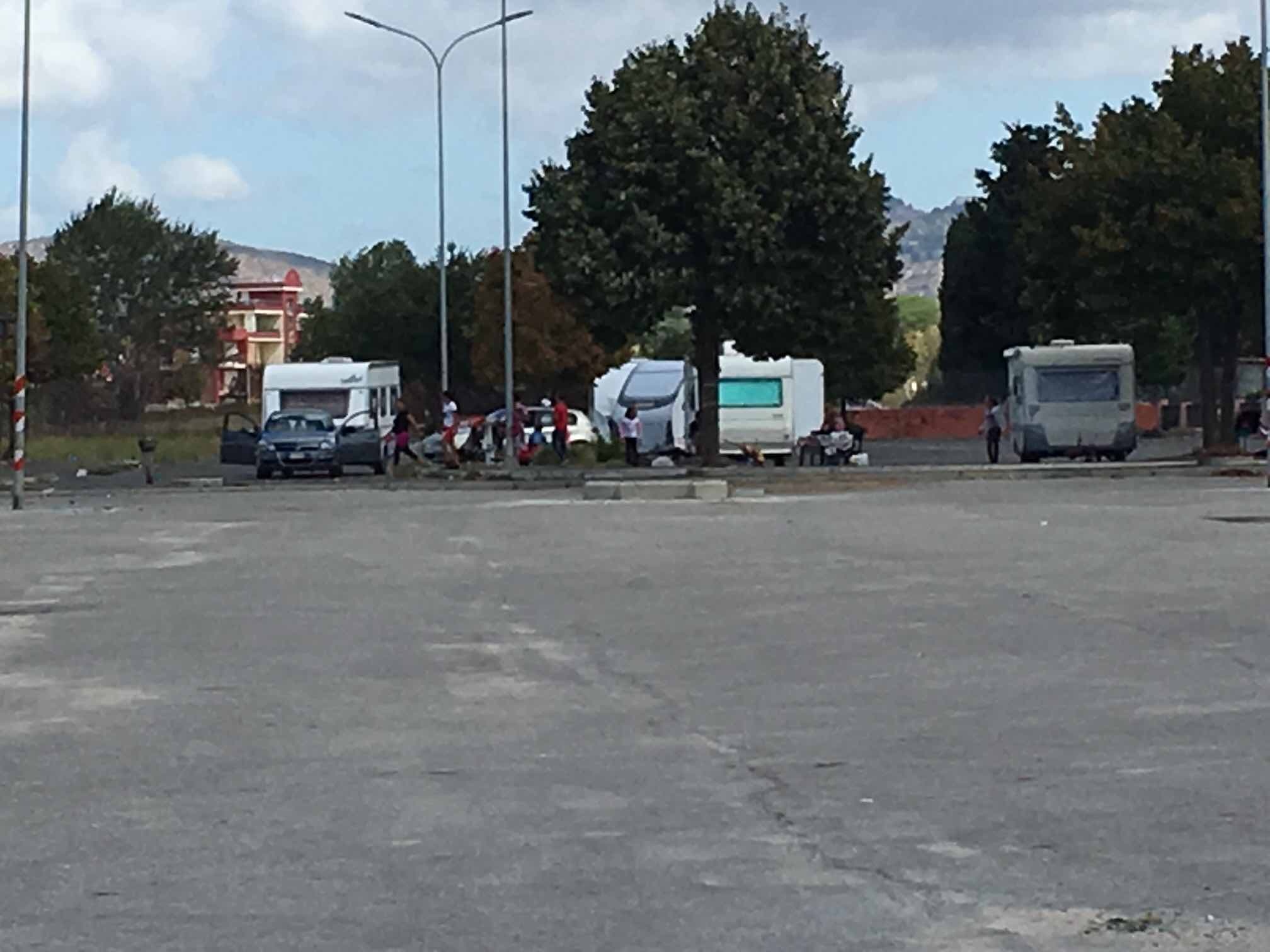Guidonia, la polizia municipale blocca altri nomadi pronti ad accamparsi al Bivio