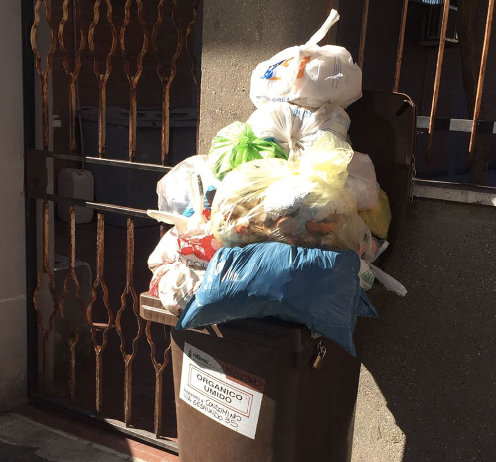 Guidonia a un passo da una nuova emergenza rifiuti per le strade: caos sullo smaltimento dell’umido