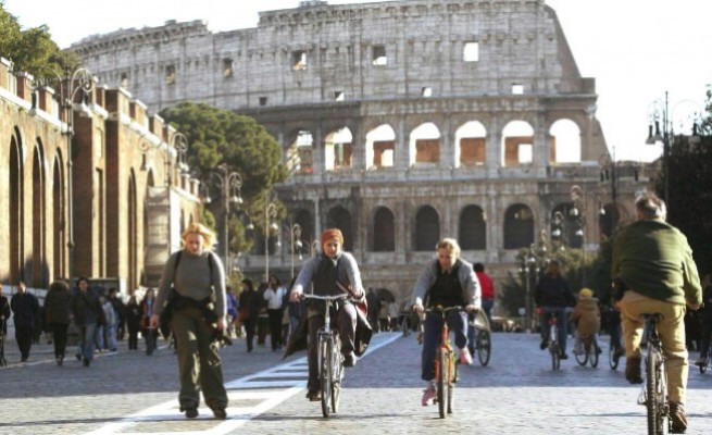 Blocco del traffico a Roma in fascia verde per la domenica ecologica