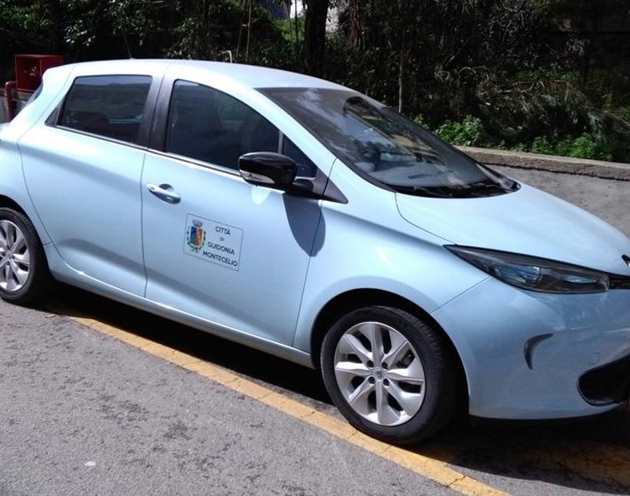 Guidonia, l’auto del sindaco sul posto disabili. I consiglieri di opposizione insorgono