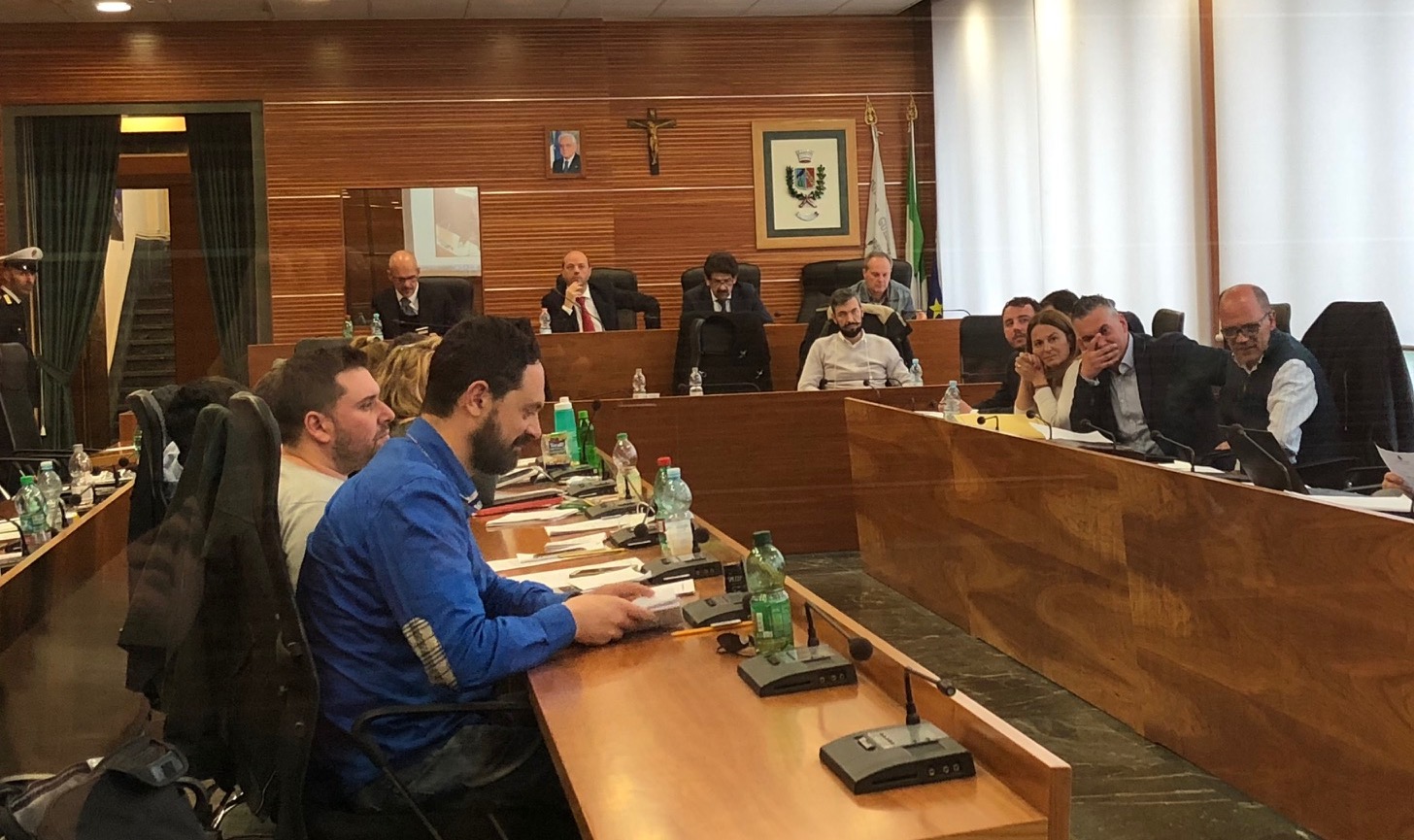 Guidonia, via alla commissione d’inchiesta sul crollo dei pini: il consiglio vota la proposta Pd