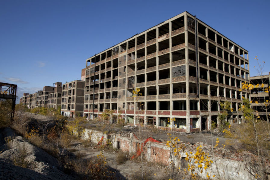 Chiusura cave, i civici: “I 5S condannano Guidonia alla sorte di Detroit, città fantasma”