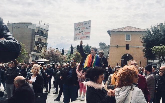 Tivoli, la piazza di Salvini divide la città tra selfie e contestazioni sulle note di Generale