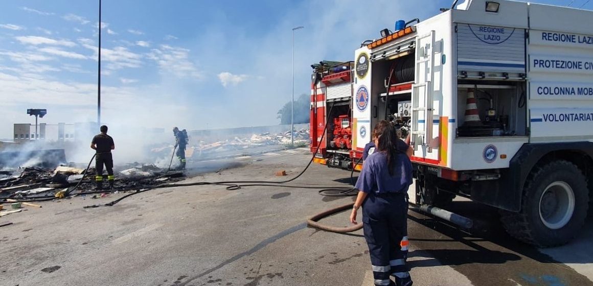 Ancora fuoco ai rifiuti di Guidonia
