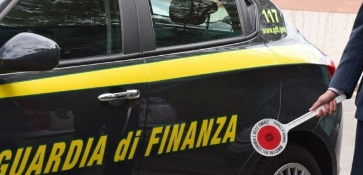 Roma, scoperto distretto del falso