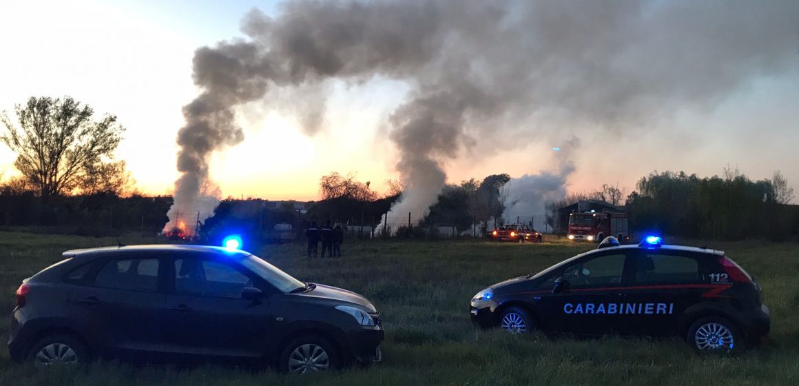 Villalba, rogo tossico in un terreno di via Trento: denunciati due uomini