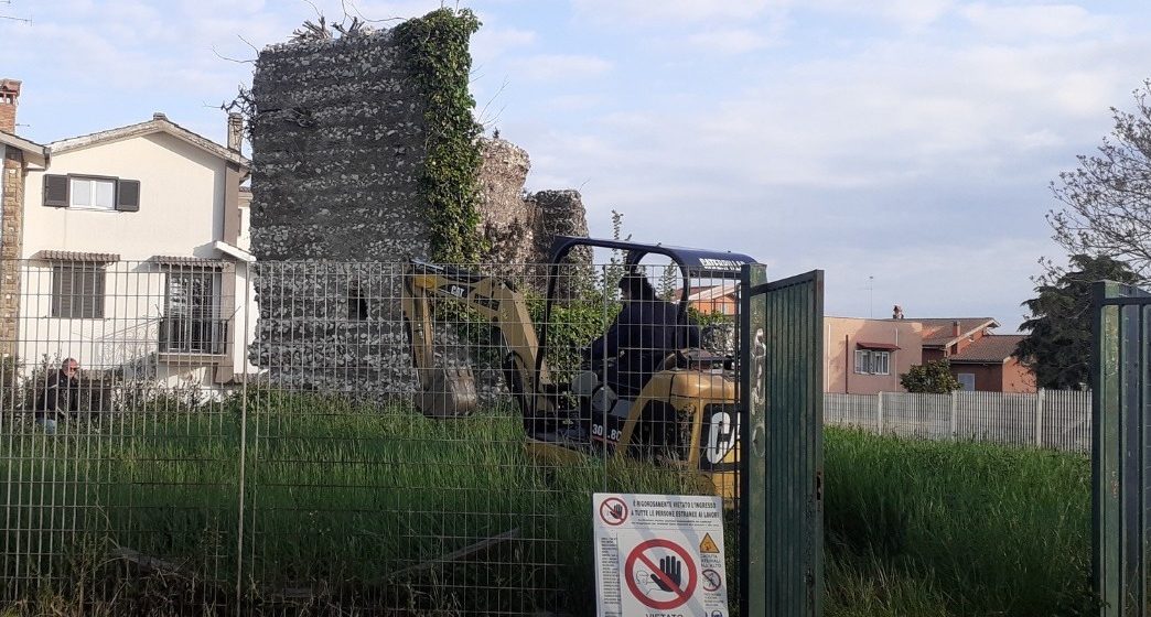 Mentana, il Polo Culturale presenta il restauro della lastra marmorea con dedica ad Adriano