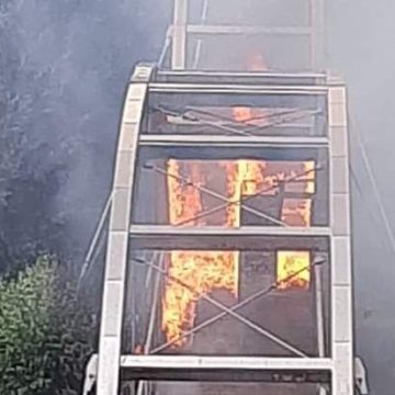 Tivoli, vasto incendio colpisce il Ponte della Pace